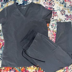 Mandala Scrub set in Pewter